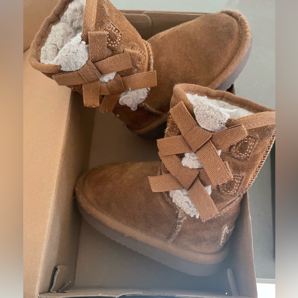 Kookaburra by Ugg booties